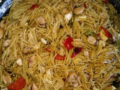 Fideua con chipirones y bacalao.jpg